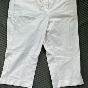 APT.9 White Women Slacks Short